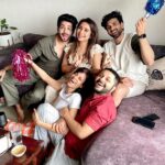 Vinny Arora Instagram - #babydhoopar had the warmest, sweetest, love filled sunday with aunts & uncles who couldn’t make it to our baby shower, hence decided to bring the baby shower home ♥️ Thank you just isn’t enough to express the joy we felt yesterday, the yummy food, fun games, all the lovely gifts & warmest energy 🥰 Going to say it anyway, thank you @iridhidogra @iakshaydogra @sakshi0801 @sanayairani @itsmohitsehgal @hegdeg Pashmin & Barun , happy to have you guys ♥️♥️♥️
