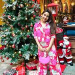 Vinny Arora Instagram – Happy Christmas Eve – eve 💕