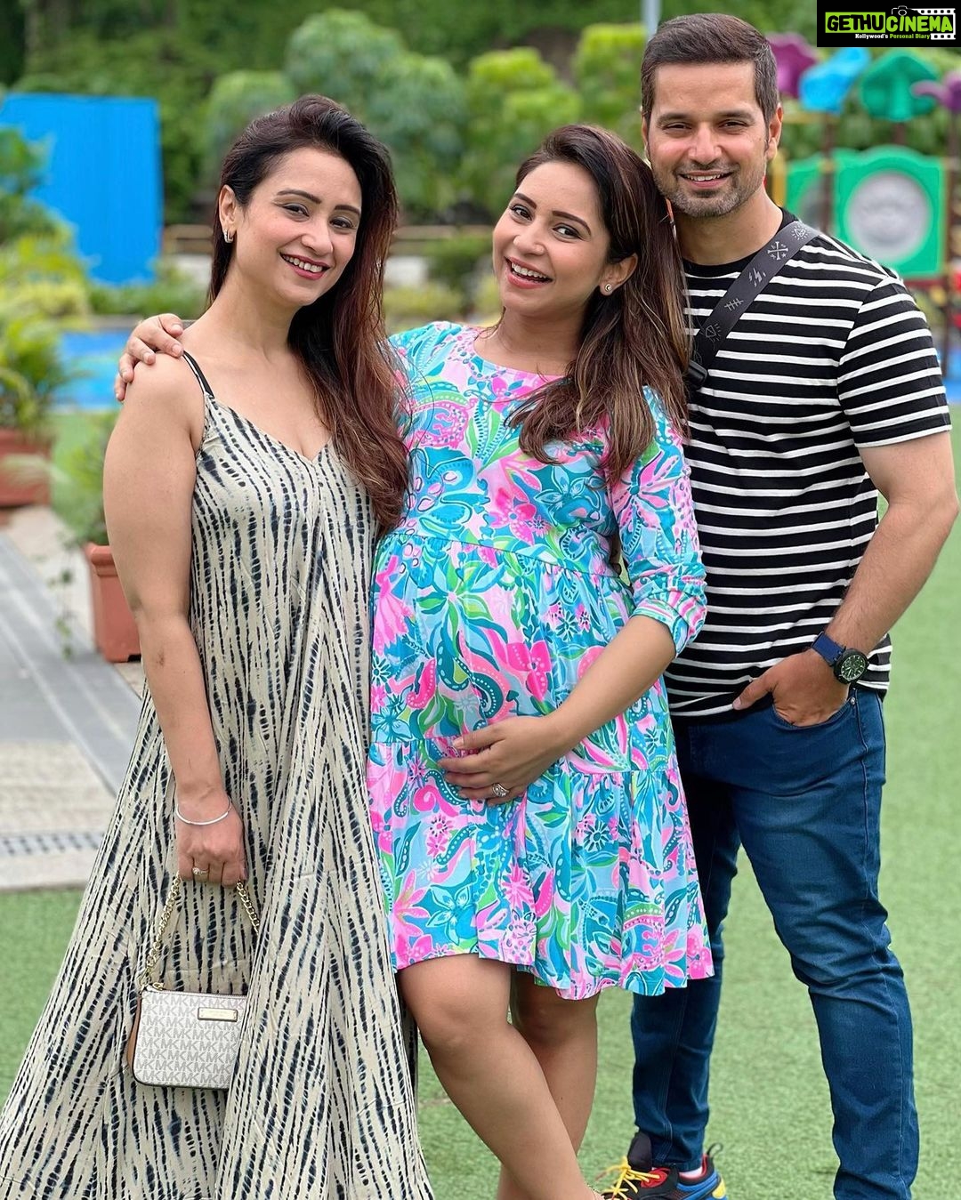 Vinny Arora Instagram - Happy birthday my precious girl @ikmeet_arora ❤️This year promise you’ll care a lil more for yourself & a lil less for the rest of us .. Wishing you good health , a hell lotta WFH , many beautiful plants , happy dances, hopefully a pet & loads of Zayn time 😌 Every year I love you more than the previous 😘😘