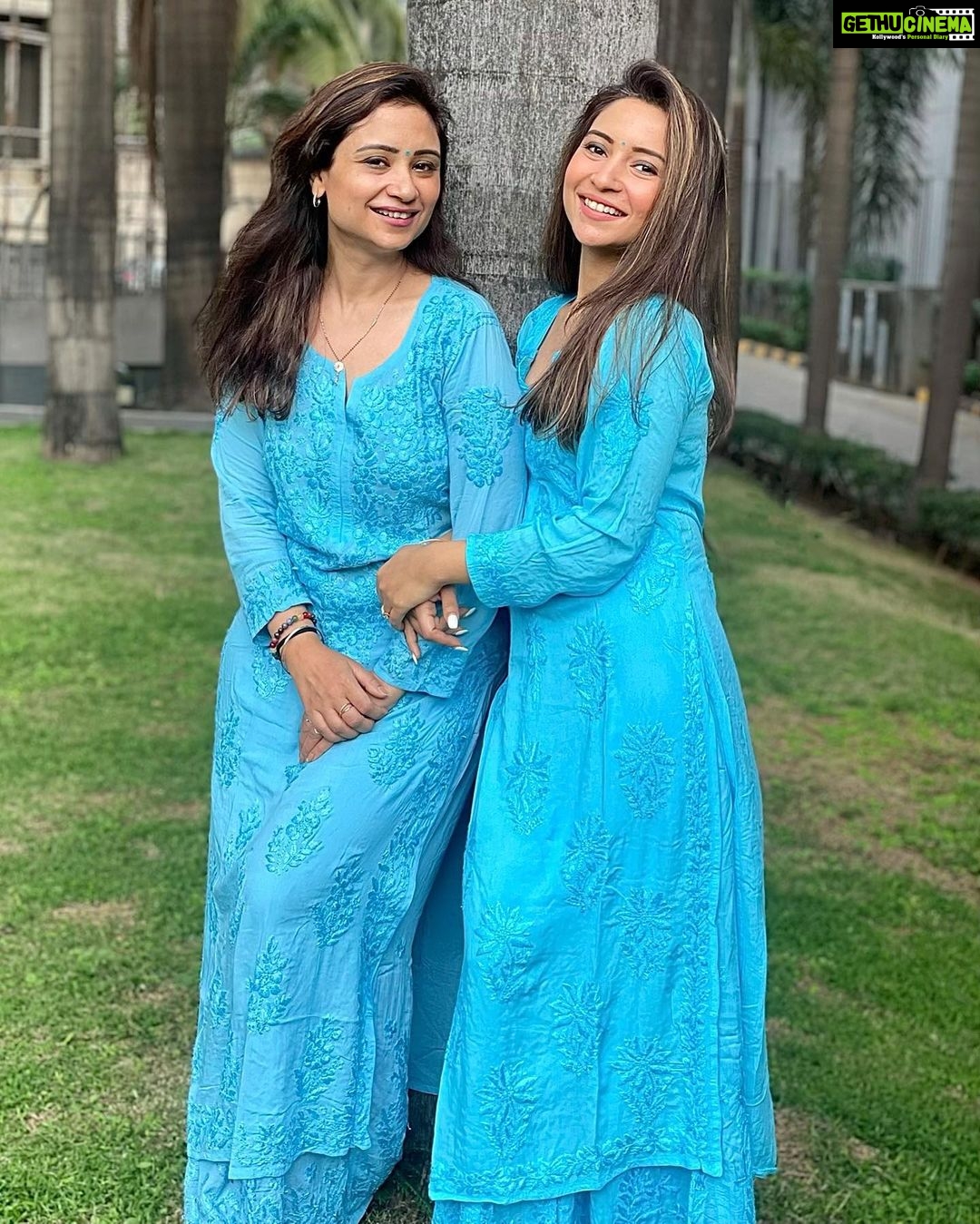 Vinny Arora Instagram - Happy birthday my precious girl @ikmeet_arora ❤️This year promise you’ll care a lil more for yourself & a lil less for the rest of us .. Wishing you good health , a hell lotta WFH , many beautiful plants , happy dances, hopefully a pet & loads of Zayn time 😌 Every year I love you more than the previous 😘😘