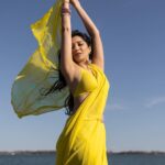Vrushika Mehta Instagram - Saree ke fall sa 💛 So what’s your favourite colour? . Photography: @thakkar.jay_3 #photooftheday #instagood #vrushikamehta