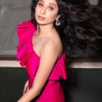 Vrushika Mehta Instagram – Pink DRESS mein karu IMPRESS,
Tum na lo STRESS
Because I am a total HOTNESS π₯
.
.
Shot by @photographybyafn
Styled by @aesana0710
Makeup @johar_khan786
Hairstyling @nikkiishahofficial
Outfit courtesy @ranbirmukherjeeofficial
Jewellery @kushalsfashionjewellery
Footwear courtesy @metroshoesindia
Location @mitron.kandivali @maverick.communication01 #photography #photooftheday #fashion