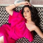 Vrushika Mehta Instagram – Pink DRESS mein karu IMPRESS,
Tum na lo STRESS
Because I am a total HOTNESS π₯
.
.
Shot by @photographybyafn
Styled by @aesana0710
Makeup @johar_khan786
Hairstyling @nikkiishahofficial
Outfit courtesy @ranbirmukherjeeofficial
Jewellery @kushalsfashionjewellery
Footwear courtesy @metroshoesindia
Location @mitron.kandivali @maverick.communication01 #photography #photooftheday #fashion