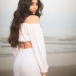Vrushika Mehta Instagram - Hansti rahe tu hansti rahe Hayaa ki laali khilti rahe 🌸 . HAPPY SUNDAY 🌼 Which picture did you like the most? Also sunday ke kya plans? PS: This gives me more of a saathiya vibe.💕 photography: @deepak_das_photography Outfit: @yourstrulysummer.in Styled by: @ananyaarora2013 Assisted by: @__hitankshi Mua: @johar_khan786 Concept: @theboltpr