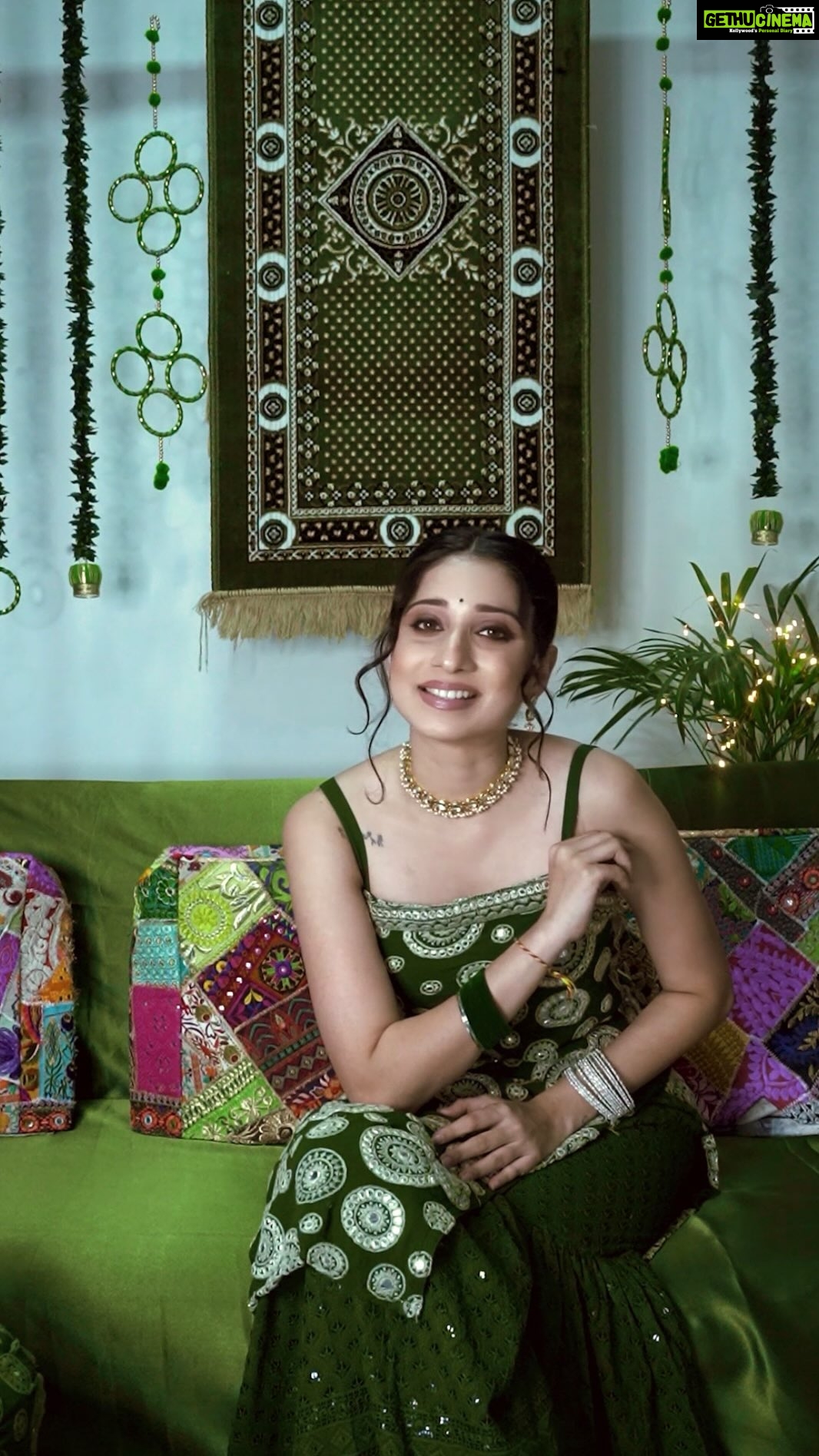 Vrushika Mehta Instagram - Hello guys.Kem cho? On this navratri Asian paints is back with their #PlayNavratri contest. To participate in the contest all you have to do it simply pick a colour from the Royale Glitz shades, set up a nice home decor and upload a picture on your story. Don’t forget to tag Asian paints. You can win a free home painting makeover and Amazon voucher worth Rs 5K. How exciting is this? hai na. I chose the colour green.It instantly make me feel so fresh and makes my space look so elegant and classy at the same time. So what are you waiting for go participate in the contest and don’t forget to tag @asianpaints and #PlayNavratri. Tap on the link in my bio for the list of Royale Glitz shades #PlayNavratri #AsianPaints #Navratri2022 #HomeDecor #FestiveVibes #collab