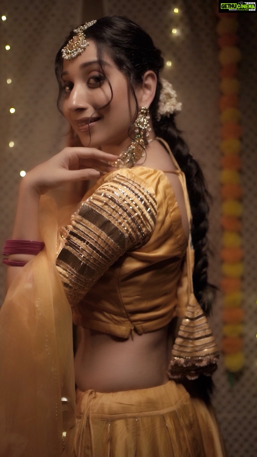 Vrushika Mehta Instagram - Whatโs your kind of sober Nasha ?? Some say chai some say coffee I say bournvita ๐
๐ Wearing: @aachho #reels #reelsinstagram #feelitreelit #reelitfeelit