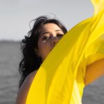 Vrushika Mehta Instagram - Saree ke fall sa 💛 So what’s your favourite colour? . Photography: @thakkar.jay_3 #photooftheday #instagood #vrushikamehta