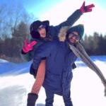 Vrushika Mehta Instagram - Ek taraf baraf hai Ek taraf mein 🥹 Ps: Swipe to see Dhoop se energy milti hai toh mein 😂😂 bhumil ki creativity Pc: @bhumilmehta8 #canada #picoftheday #instagram Island Lake Conservation Area