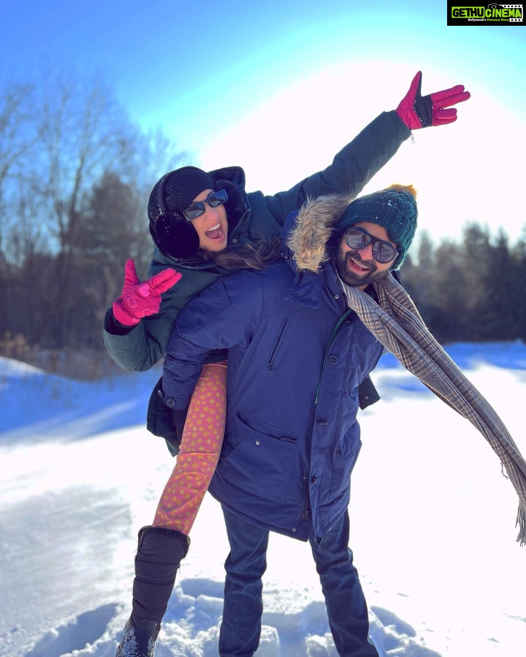 Vrushika Mehta Instagram - Ek taraf baraf hai Ek taraf mein π₯Ή Ps: Swipe to see Dhoop se energy milti hai toh mein ππ bhumil ki creativity Pc: @bhumilmehta8 #canada #picoftheday #instagram Island Lake Conservation Area