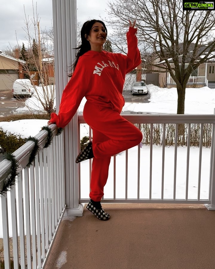 Vrushika Mehta Instagram - RED the colour of ___________? . .Wearing: @shophighlane Pc: @saurabhghedia21 #photooftheday #instagram #vrushikamehta #canada