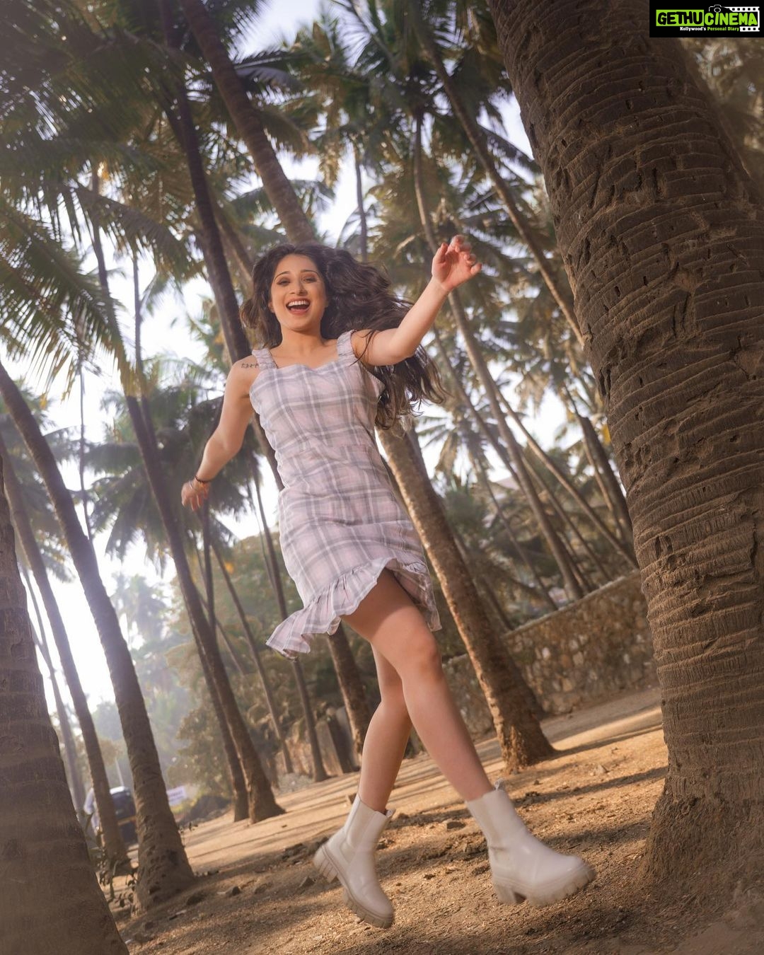 Vrushika Mehta Instagram - Caption batao koi funny π€ͺ Coz din hai bohot sunny βοΈ π . Photography: @deepak_das_photography Styled by: @ananyaarora2013 Dress by @indo_philia MUA: @johar_khan786 #photooftheday #photoshoot