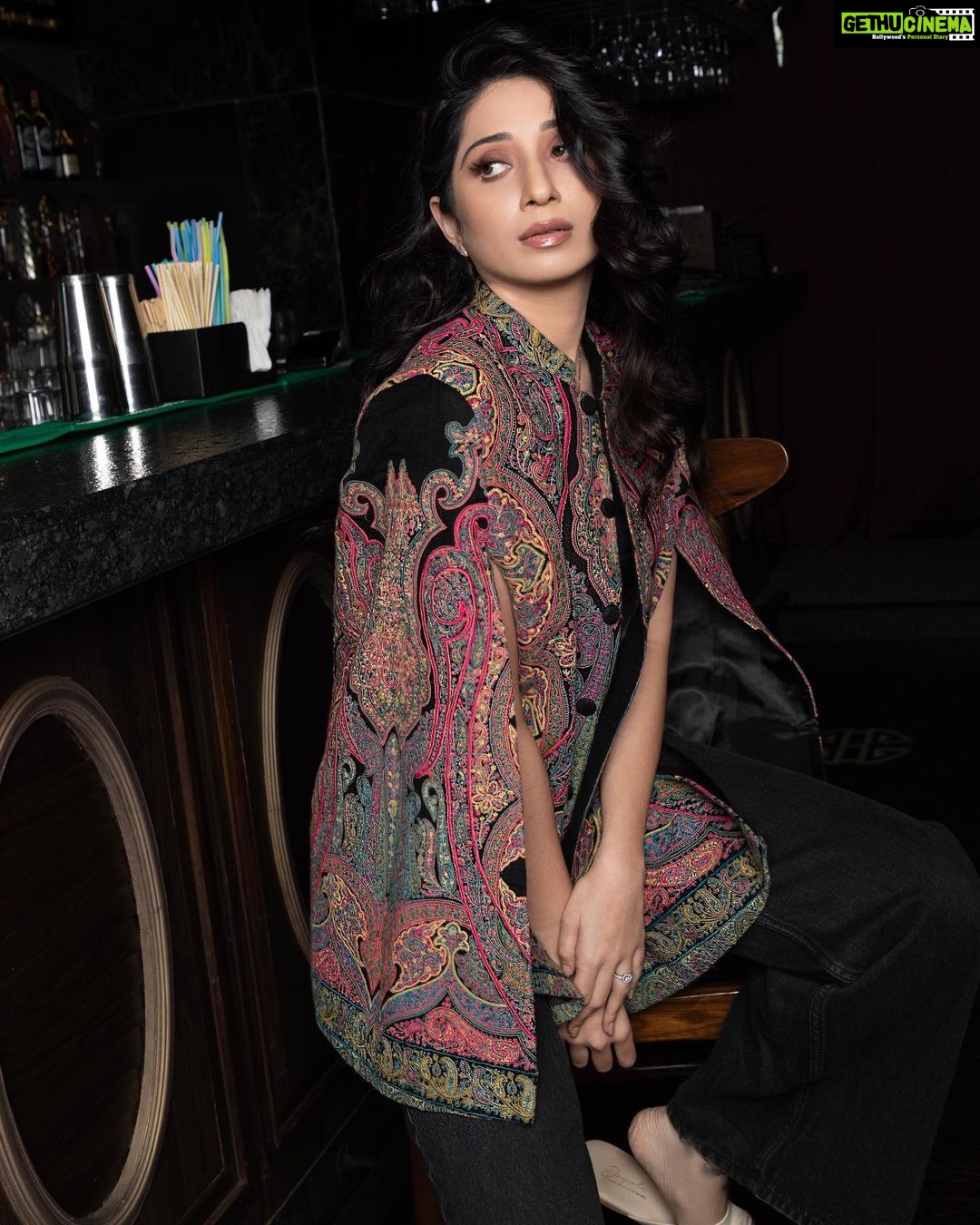 Vrushika Mehta Instagram - To recognise her see the last image ๐ค . . Shot by @photographybyafn Styled by @aesana0710 Makeup @johar_khan786 Hairstyling @nikkiishahofficial Outfit courtesy @taroobofficial @tlmconsultancy Jewellery @blingvine Location @mitron.kandivali @maverick.communication01