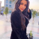 Yamini Malhotra Instagram - Take me to Paris for New Year’s . #winterfashion2022 #winteroutfit #blackdress #pinkboots #winterfashion #winterdress #fashion2023 #latestdress #paris #delhiblogger #delhibloggers #delhiinfluencer #delhifashionblogger #delhifoodblogger #delhifoodies #gurgaonblogger #gurgaonbloggers #gurgaoninfluencer #indianinfluencer #indianfashionblogger #indianfashionblog #eiffeltower #worldstreet #faridabad #parís #parisvibes #parisstyle #french #frenchfashion