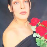 Yamini Malhotra Instagram - Which is ur favourite look? . #2022 #endof2022 #2023 #bye2022 #indiangirls #indianfashionblogger #indianfoodbloggers #indianphotography #indianinfluencer #influencerindia #delhiblogger #delhibloggers #delhifoodblogger #delhigirls #delhifashionblogger #gurgaonblogger #gurgaondiaries #gurgaongirls #gurgaoninfluencer #gurgaonbloggers #delhiinfluencer