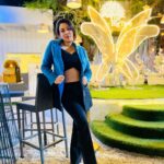 Yamini Malhotra Instagram - In the fairyland ✨ . #winterfashion2022 #winteroutfit #winterfashion #gurgaon #gurgaongirls #gurgaoncafe #gurgaonfoodie #gurgaonbloggers #gurgaonblogger #gurgaonlife #gurgaonfashionblogger #delhiblogger #delhibloggers #fashionblogger #indianfashionblogger #indianinfluencer Golf Course Road