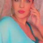 Yamini Malhotra Instagram - 😍 . #saree #sareevideos #blouse #blousedesigns #sareeblouse #sareeblogger #sareebloggers #delhiblogger #delhiinfluencer #gurgaonblogger #gurgaoninfluencer