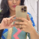 Yamini Malhotra Instagram - He was talking about iPhone ki 3 aankhein 😒💔 aur maine socha mere liye gaana gaa raha .. . #aankheinteri #aankhein #maulameremaula #hindilofi #lofi #iphone13 #gurgaonblogger #gurgaongirls #gurgaonbloggers