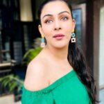 Yamini Malhotra Instagram - From attitude to cute smile I got it all , just keep swiping right 💚 . #green #tubetop #fashion #fashionblogger #fashionmodel #delhiblogger #delhibloggers #gurgaongirls #gurgaonblogger #gurgaonbloggers