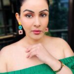 Yamini Malhotra Instagram - From attitude to cute smile I got it all , just keep swiping right 💚 . #green #tubetop #fashion #fashionblogger #fashionmodel #delhiblogger #delhibloggers #gurgaongirls #gurgaonblogger #gurgaonbloggers