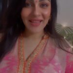 Yamini Malhotra Instagram – Govt ne theek nai kiya sunder ladkiyon k sath 😞