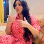 Yamini Malhotra Instagram – Sirf Patakhe dilwane ko bola maine aur itna bhashan suna diya bhai ne 🙄
.
#diwali #diwalimemes #diwalijokes #funnyhindi #hindifunny #funnyvideos #funnymemes #gurgaonblogger #funnyreels #funnyshit #funnymeme #lol #funnyposts #brosis #brothersisterlove