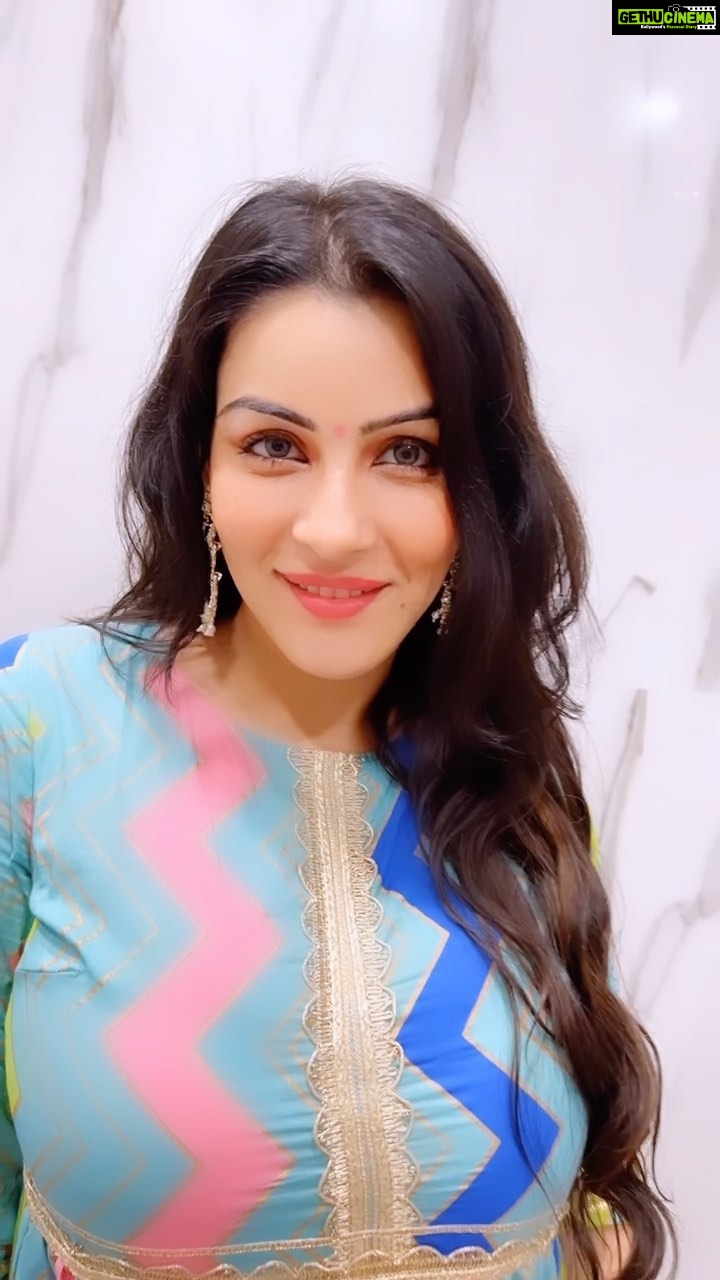 Yamini Malhotra Instagram - Good morning 💓 . #totamaina #ritviz #ritviznucleya #trendingsongs #trendingnow #anarkali #anarkalisuits #anarkalisuit #anarkalidress #indian #indianfashion #indianfashionblog #indianfashionblogger #blogger #bloggerstyle #indianfashioninfluencer #indianinfluencer #gurgaonblogger #gurgaonbloggers #gurgaongirls