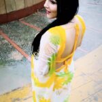 Yamini Malhotra Instagram - On fans demand one more in saree in baarish 🧡 . #saree #sareelove #sareefashion #sareeindia #sareecollection #sareecollaboration #collaborationindia #indianfashion #indianfashionblogger #gurgaonblogger #delhiblogger #delhifashionblogger #gurgaonfashionblogger #fashionblogger #fashioninfluencer #indianfashioninfluencer #sareeblouse #बारिश #rain