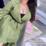 Yamini Malhotra Instagram - On 54th floor glass floor. Scary yet exciting 🤩 . #dubai #dubaibloggers #dubaitourism #dubaihotel #dubaitravel #skywalker #skyobservatory #observatory #dubaitop #dubaiblogger #dubaiinfluencer #dubaiinfluencers #gurgaonblogger #gurgaonbloggers #burjkhalifa