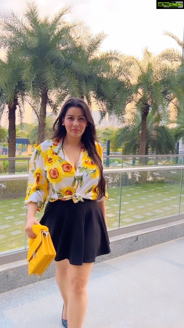Yamini Malhotra Instagram - Mujhe kya pata . Kahan main chali 🤩