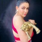 Yamini Malhotra Instagram - They asked me when you go to Dubai , click pics with pet tigers This is the only tiger (jaguar) I could risk myself with 😛🙈 . #dubai #dubailions #lion #dubaitrip #fashion2023 #backlesstop #backlessdesign #fashionblogger #indianblogger #indianinfluencer #gurgaonblogger #gurgaonbloggers #gurugramblogger #delhiblogger #delhiinfluencer #photowithlion #indianactress Dubai Marina, Dubai