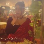 Yamini Malhotra Instagram - Kiska chaina churaya?? . #nasheela #chaliya #indianwedding #shadi #shadiseason #wedding #indiangirls #indianwear #indianfashion #indianfashionblogger #indianfashionblog #gurgaonblogger #delhiblogger #fashionblogger #saree #sareelove #sareefashion #sareeblogger #sareeblouses #sareeblouse #sareeinfluencer #indianinfluencer