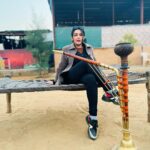 Yamini Malhotra Instagram - Haryana Vibes 🧡 Has anybody tried desi hukkah?? . #haryana #haryanvi #haryanvisong #balamthanedar #gypsy #desihukka #hukka #gurgaonblogger #gurgaongirls #gurgaonbloggers #delhiblogger #delhibloggers #travelblogger #travelindia #travelgram #indiantravelblogger