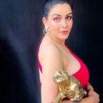 Yamini Malhotra Instagram - They asked me when you go to Dubai , click pics with pet tigers This is the only tiger (jaguar) I could risk myself with 😛🙈 . #dubai #dubailions #lion #dubaitrip #fashion2023 #backlesstop #backlessdesign #fashionblogger #indianblogger #indianinfluencer #gurgaonblogger #gurgaonbloggers #gurugramblogger #delhiblogger #delhiinfluencer #photowithlion #indianactress Dubai Marina, Dubai