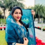 Yamini Malhotra Instagram - Hawa mein udhta jaye 💙 . #suit #shararasuit #sharara #suitstyle #indian #indiangirls #indianwear #indiantraditionalwear #indianfashionblogger #indianfashionblog #traditionalwear #delhifashionblogger #delhifashionblog #gurgaonfashionblogger #gurgaonblogger #gurgaonbloggers #worldmark Gurugram
