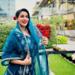 Yamini Malhotra Instagram - Hawa mein udhta jaye 💙 . #suit #shararasuit #sharara #suitstyle #indian #indiangirls #indianwear #indiantraditionalwear #indianfashionblogger #indianfashionblog #traditionalwear #delhifashionblogger #delhifashionblog #gurgaonfashionblogger #gurgaonblogger #gurgaonbloggers #worldmark Gurugram