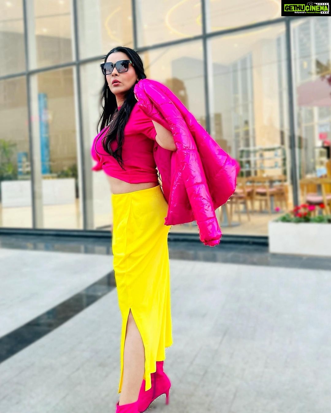 Actress Yamini Malhotra HD Instagram Photos and Wallpapers March 2023