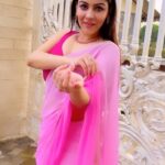 Yamini Malhotra Instagram - Kitna bhi western pehen lo. Sabse achi saree hi lagti hai 💓 . #saree #sareelove #sareefashion #sareelover #sareecollection #sareecollaboration #collaborationindia #collaboration #sareelovers #sareeindia #sareeaddict #sareestyle #indianfashion #indianfashionblogger #indianfashionblog #indianfashioninfluencer #delhiblogger #delhibloggers #gurgaonblogger #gurgaonbloggers #gurugramblogger #delhiinfluencer #sareeswag