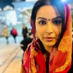 Yamini Malhotra Instagram - Naye Saal ki shuruaat, WaheGuru ji k sath 🙏🏼❤️. Aap bhi mattha tek lo . And I wish and pray ki meri aur aapki subki mannat is saal poori ho .. May 2023 be an amazing year for both you and me 🙂🙏🏼✨ . #banglasahib #banglasahibgurudwara #waheguru #waheguruji #waheguruji🙏 #wahegurumeharkare🙏 #gurudwara #delhigurudwara #delhigirls #delhidiaries #delhiinfluencer #delhiblogger Bangla Sahib Gurudwara New Delhi