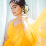 Yukti Kapoor Instagram - Feeling all the feels 😚🌼 Saree by : @shaakha_online Jewelleries : @the_jewel_gallery Styled by : @saumyaa__22_ Shoot by : @deepali_td_official MUA : @smrutibhurke_mua Photoshoot vlog - Link in bio ! ☺️ #youtube #youtuber #youtubechannel