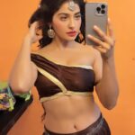 Yukti Kapoor Instagram - 🤎 #mirrorselfie