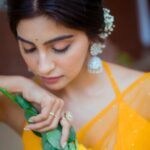 Yukti Kapoor Instagram - Feeling all the feels 😚🌼 Saree by : @shaakha_online Jewelleries : @the_jewel_gallery Styled by : @saumyaa__22_ Shoot by : @deepali_td_official MUA : @smrutibhurke_mua Photoshoot vlog - Link in bio ! ☺️ #youtube #youtuber #youtubechannel