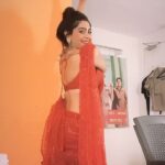 Yukti Kapoor Instagram - Happy Valentine’s Day My Darling World 🌹♥️ #reels #trending #reelsvideo #reelsinstagram #reelitfeelit #reelsindia #trendingsongs