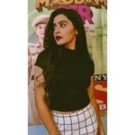 Yukti Kapoor Instagram - ऐसे न मुझे तुम देखो