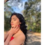 Yukti Kapoor Instagram – Feeling the sunshine ☀️ 🥰

#kyafarkpadtahai #musicvideo #comingsoon 
@harwinsentertainment 

MUA @sachinmakeupartist1 
Styled by @salma_mansuri