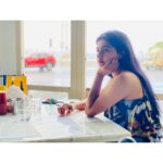 Yukti Kapoor Instagram – Go on and get in your happy place..🍕🍹

#offday #vibes #nofilter Pizza ,By The Bay