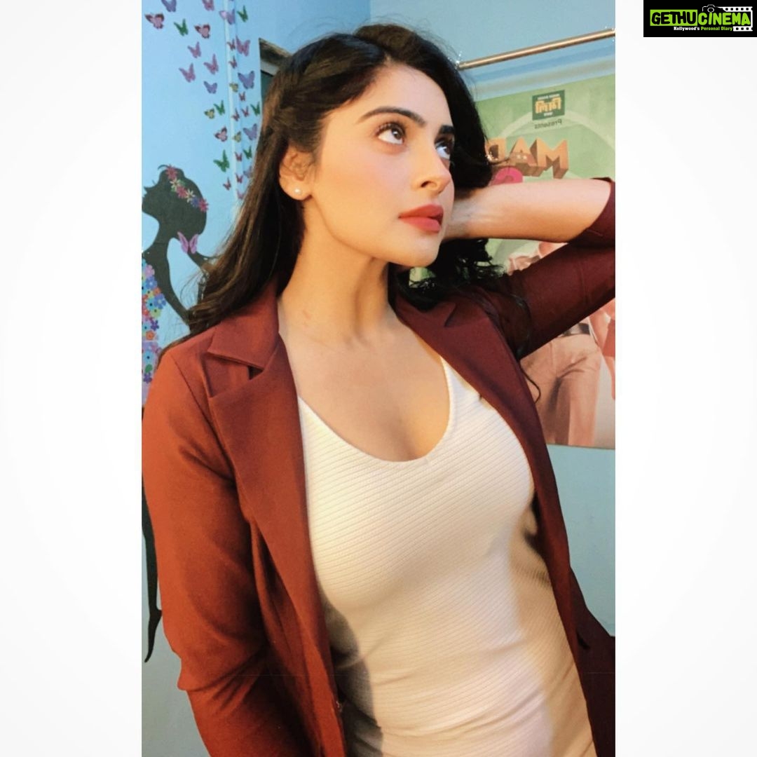 Yukti Kapoor Instagram - Sometimes your joy is the source of your smile, but sometimes your smile can be the source of your joy..☺️ #thichnhathanhquotes #actorslife