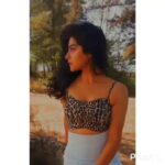 Yukti Kapoor Instagram - This song melts my heart no matter how many times I listen to it! 🥰 #sajnahaimujhesajnakeliye 🙈😋 📸 @deepali_td 💕 MUA @smrutibhurke_mua 💕 #photoshoot #bts