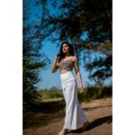 Yukti Kapoor Instagram - Rise above the little things...🌾💋 📸 @deepali_td MUA @smrutibhurke_mua