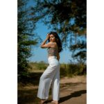 Yukti Kapoor Instagram - Rise above the little things...🌾💋 📸 @deepali_td MUA @smrutibhurke_mua