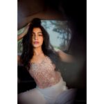 Yukti Kapoor Instagram - Be highly humble yet highly aware of your worth. 🧿 📸 @deepali_td MUA @smrutibhurke_mua